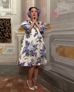 Jennifer Tilly Looks Younger in These 7 Hot Dresses!