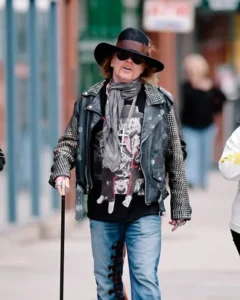 Axl Rose look nice