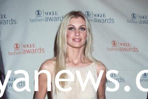 Faith Hill looks good