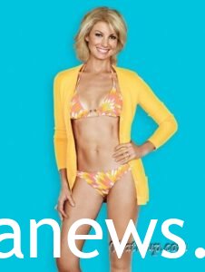 Faith Hill in a nice bikini