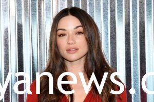 crystal-reed-loves-and-hookups.