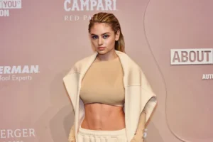 Heidi Klum daughter looks nice