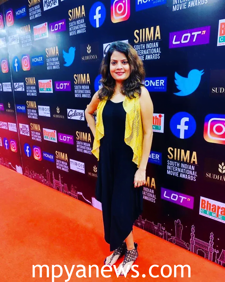 Subi Suresh looking nice