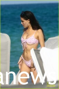 madison-beer-bikini-beach