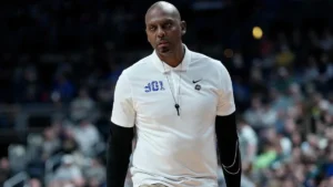 Penny Hardaway looks nice