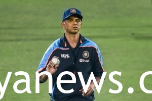 Rahul Dravid playing cricket