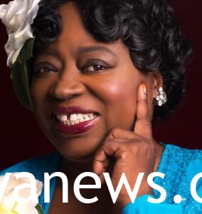 Hattie McDaniel looks nice