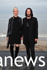 Keanu Reeves Girlfriend: in black