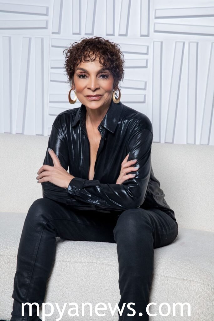 Jasmine Guy in black