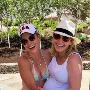 Amy-Robach-Bikini-Photos-‘GMA-Hosts-Swimsuit-Picture