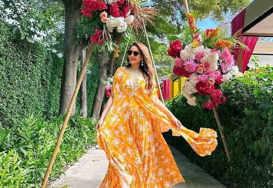 Sara Khan fashion