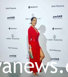 Lisa Haydon in red