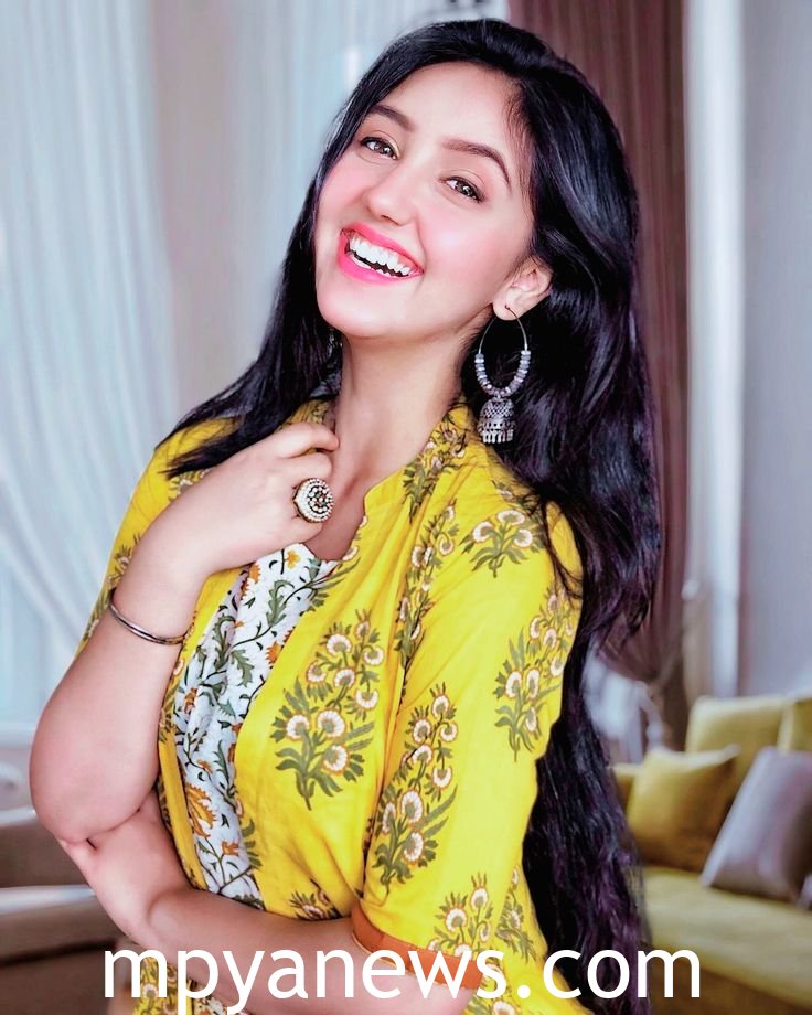 Ashnoor Kaur looks nice