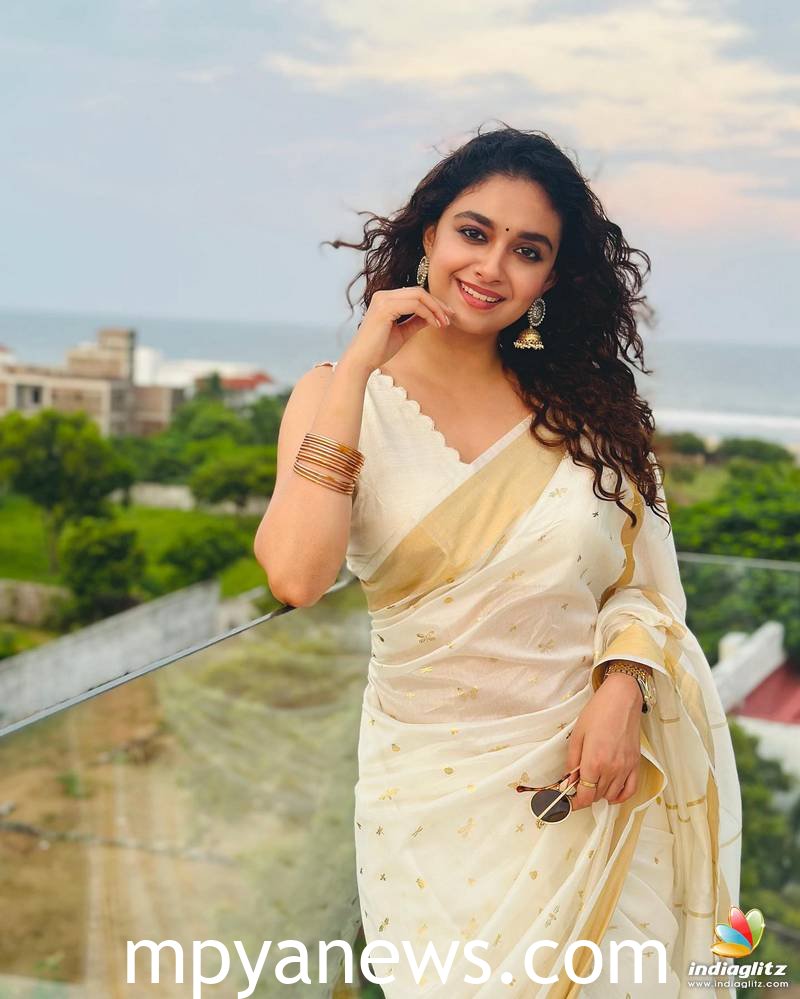 Keerthy Suresh looks beautiful