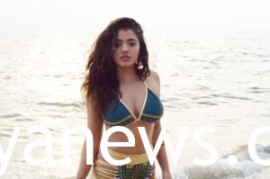 Neha Sharma bikini