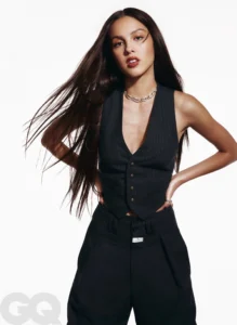 Olivia Rodrigo in  black