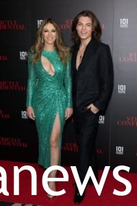 Elizabeth Hurley Hobbies spending time with family