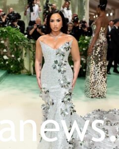 Demi Lovato Fashion cute dress