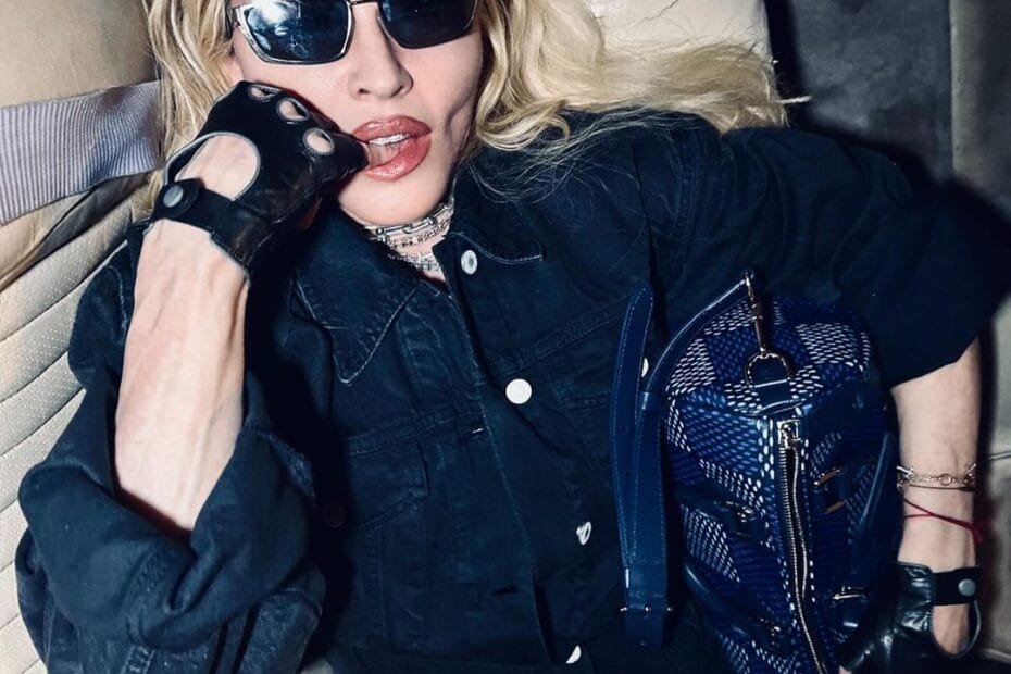 Madonna: moodeless,cool