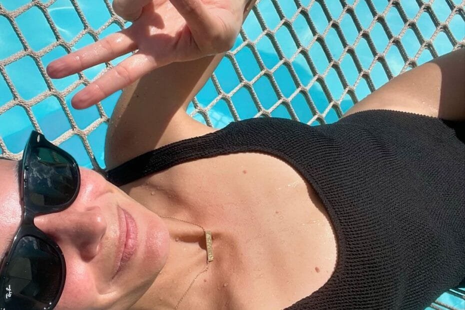 Lily Aldridge Bikini: on a black hot bikini