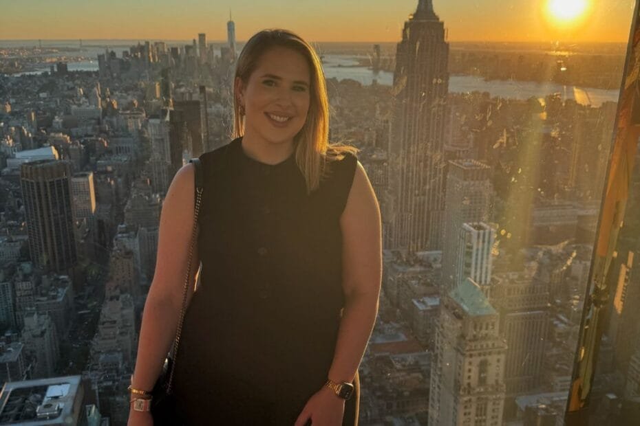 Sophie Turner: on a black cool dress outfit