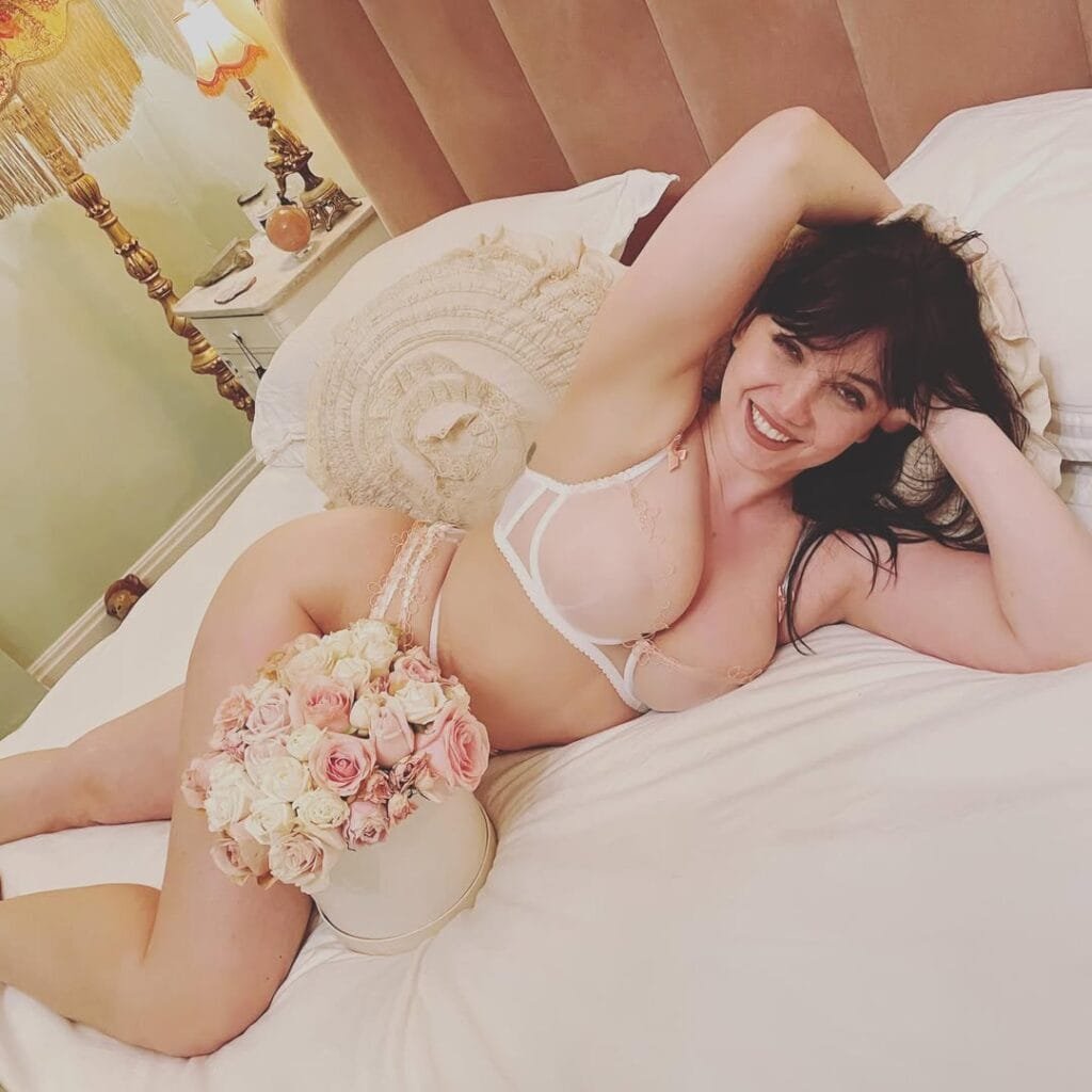 Daisy Lowe Bikini:hot and sexy