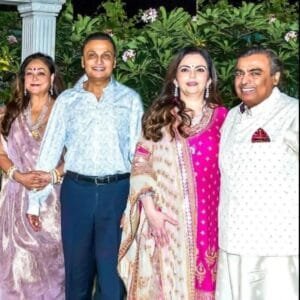 Mukesh Ambani: WITH FAMILY