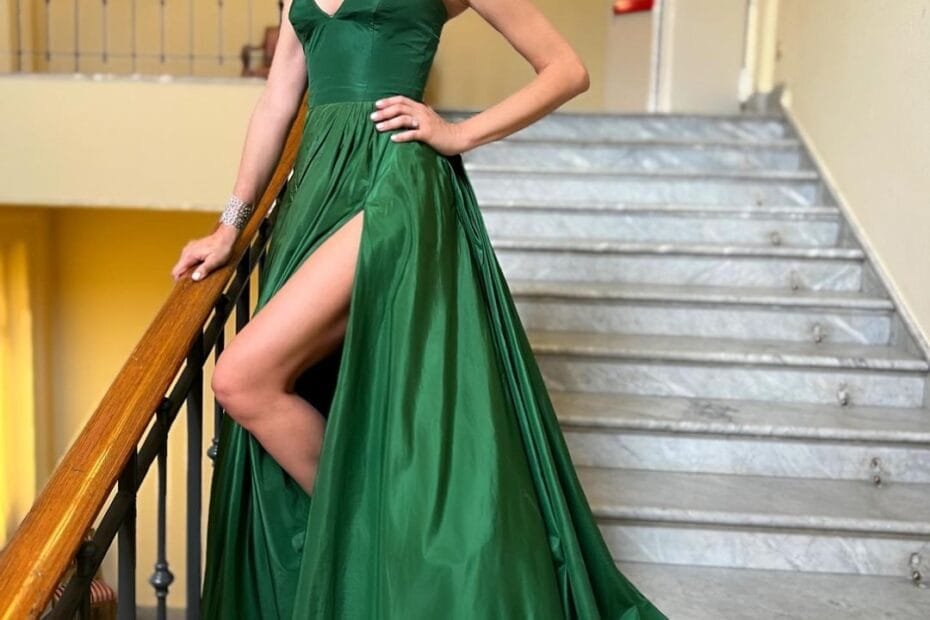 Ana Beatriz Barros Bio: on a green fancy dress