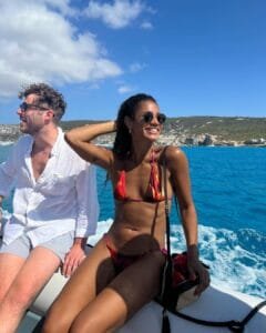 Vick Hope Bikini: in a sexy bikini