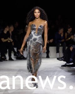 sexy: Naomi Campbell Iconic Dresses