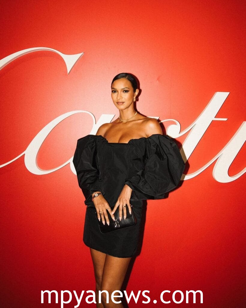 little black dress: Lais Ribeiro Dress