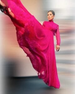 Rosamund Pike: in a pink red carpet dress