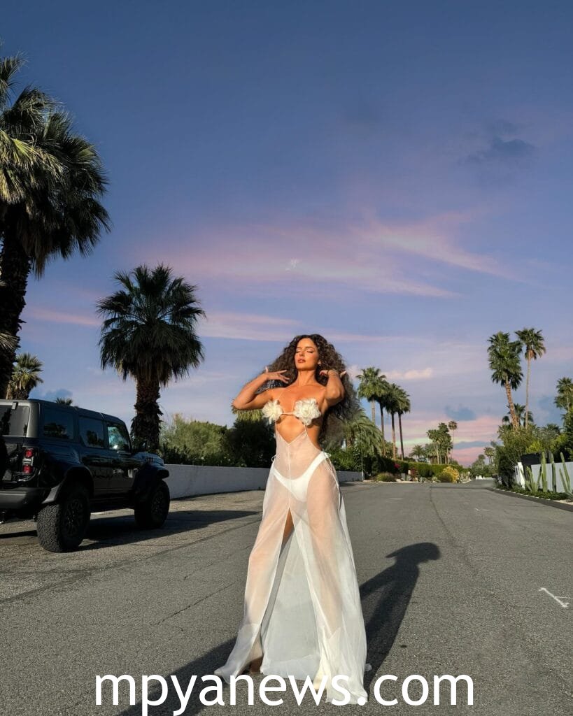 Maura Higgins Nude: hot lingerie dres
