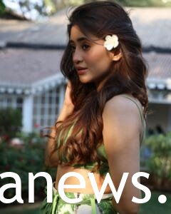 green stylish Shivangi Joshi bikini