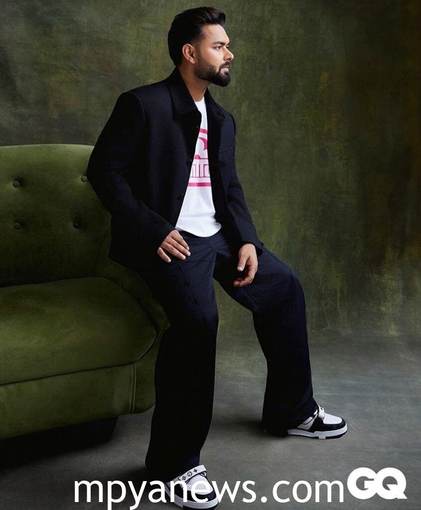 How Stylish is Rishabh Pant: black