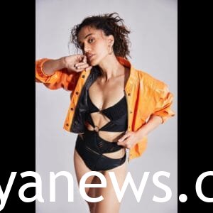 black bikini: Taapsee Pannu Bikini