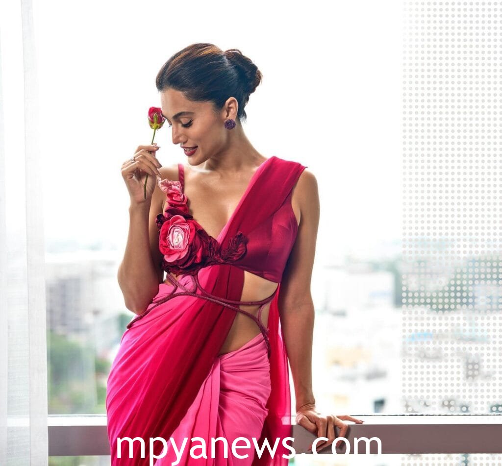 Taapsee Pannu Dress sexy