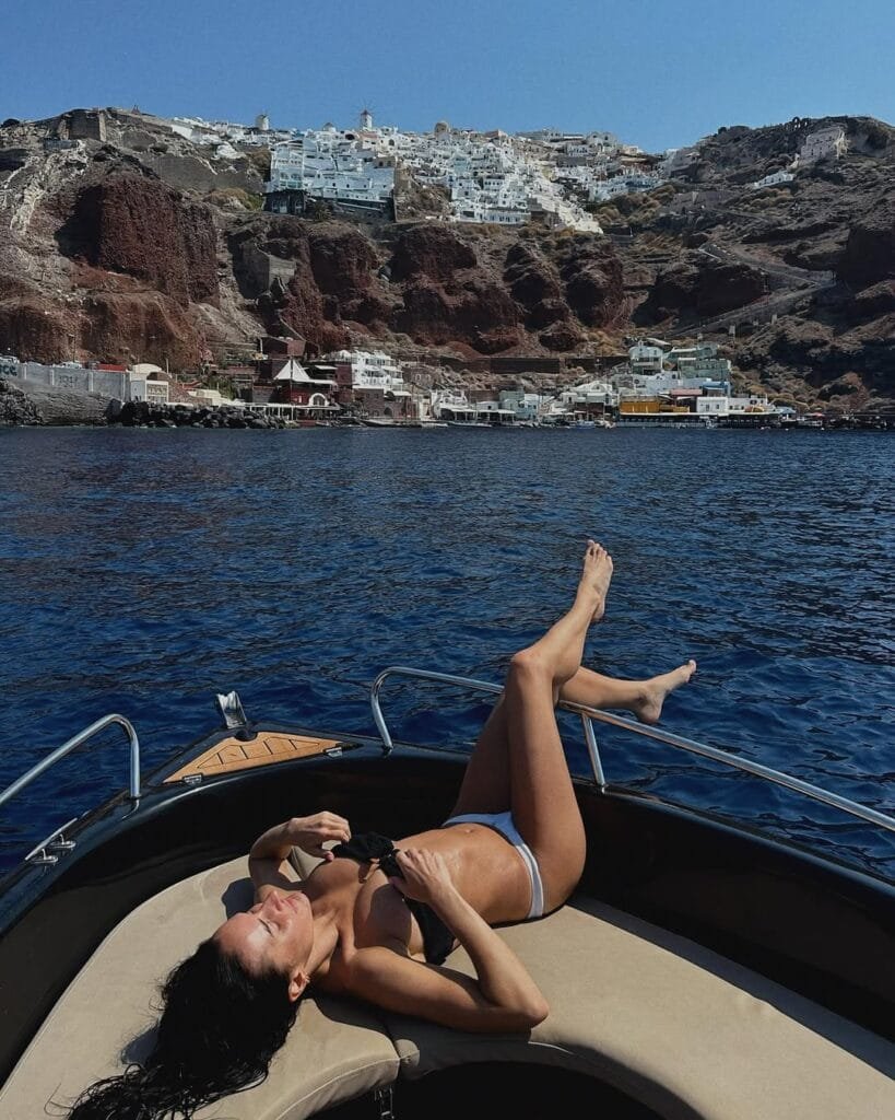 Amber Davies: on a hot sexy bikini