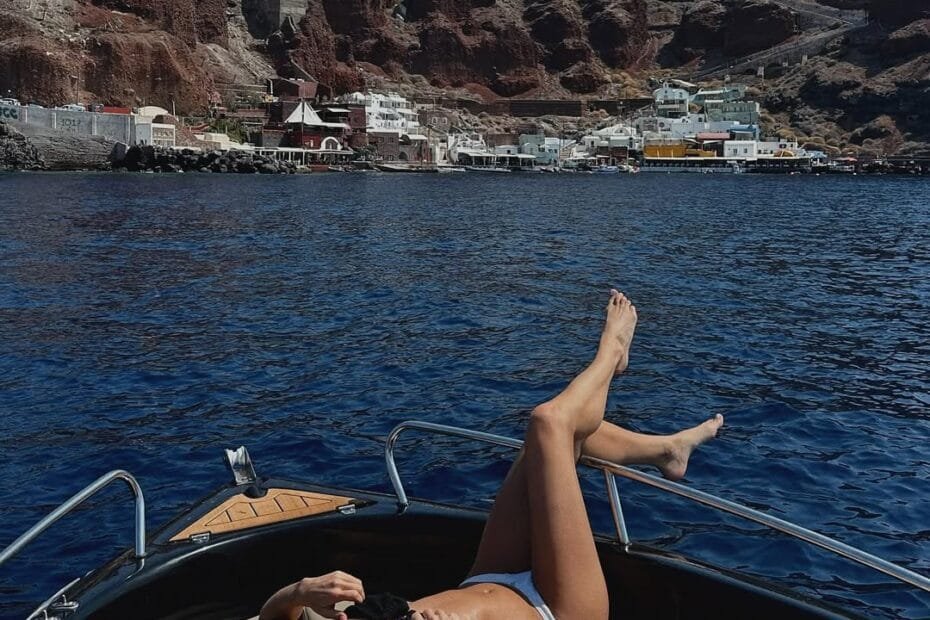 Amber Davies: on a hot sexy bikini