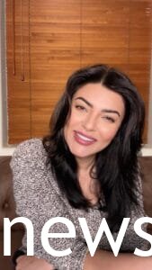 Sushmita Sen hair and face 
