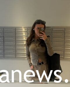 Lucy Watson Bikini: selfie