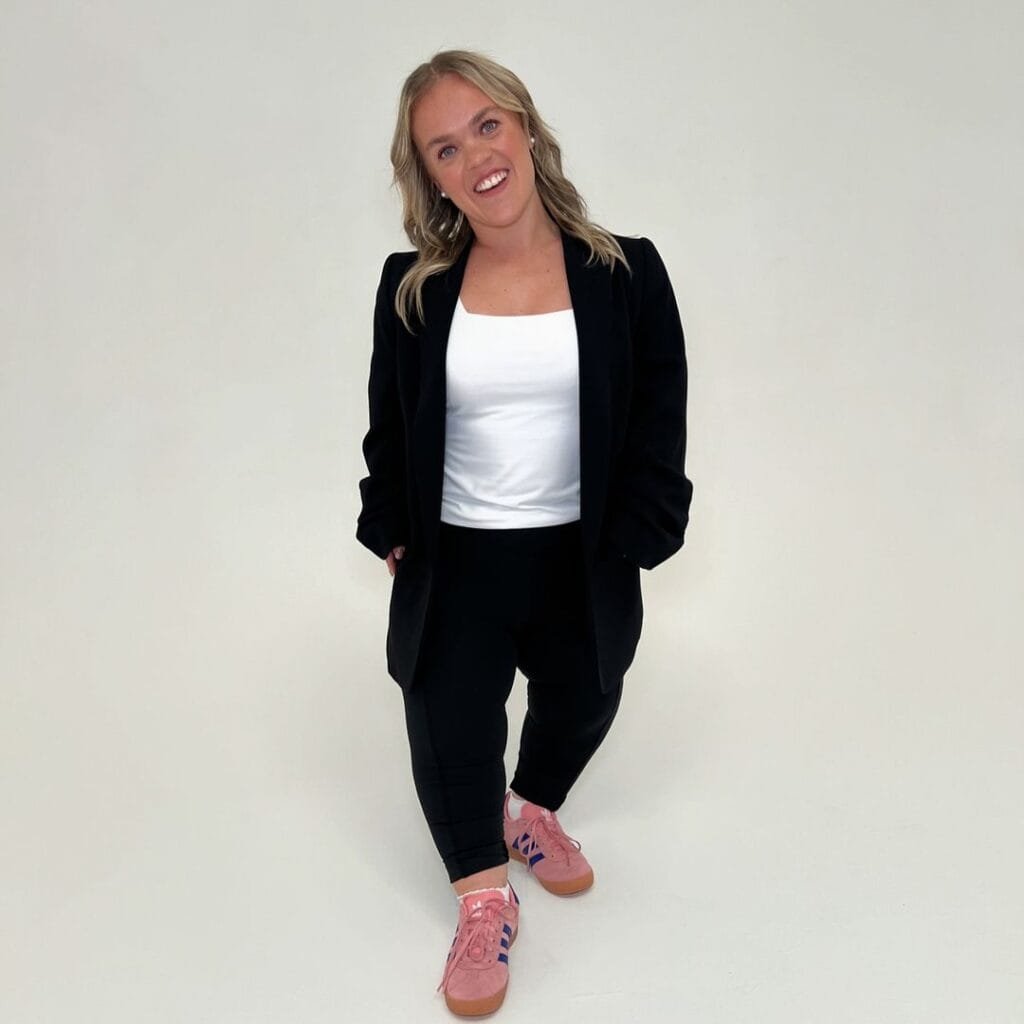 Ellie Simmonds Facts: in a black outfit