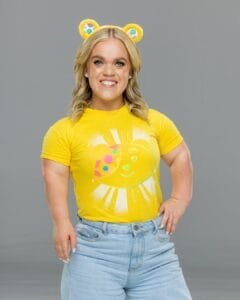 Ellie Simmonds Facts: on a vintage and a yellow t shirt
