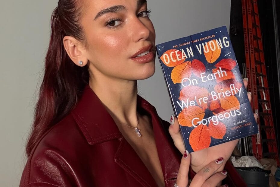 Dua Lipa Hobbies : reading