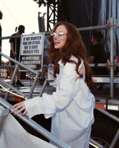 Jess Glynne: on a cool white outfit