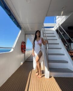 Tanishaa Mukerji bio:curvy and sassy