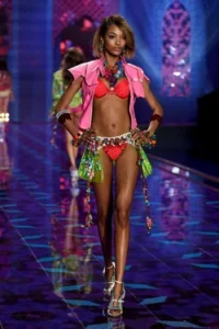 Sherise Dunn Bikini: in a hot bikini