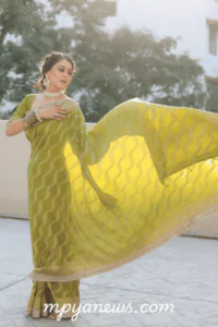stylish: Falaq Naaz fashion