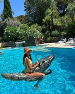 Bianca Balti bikini:looking hot