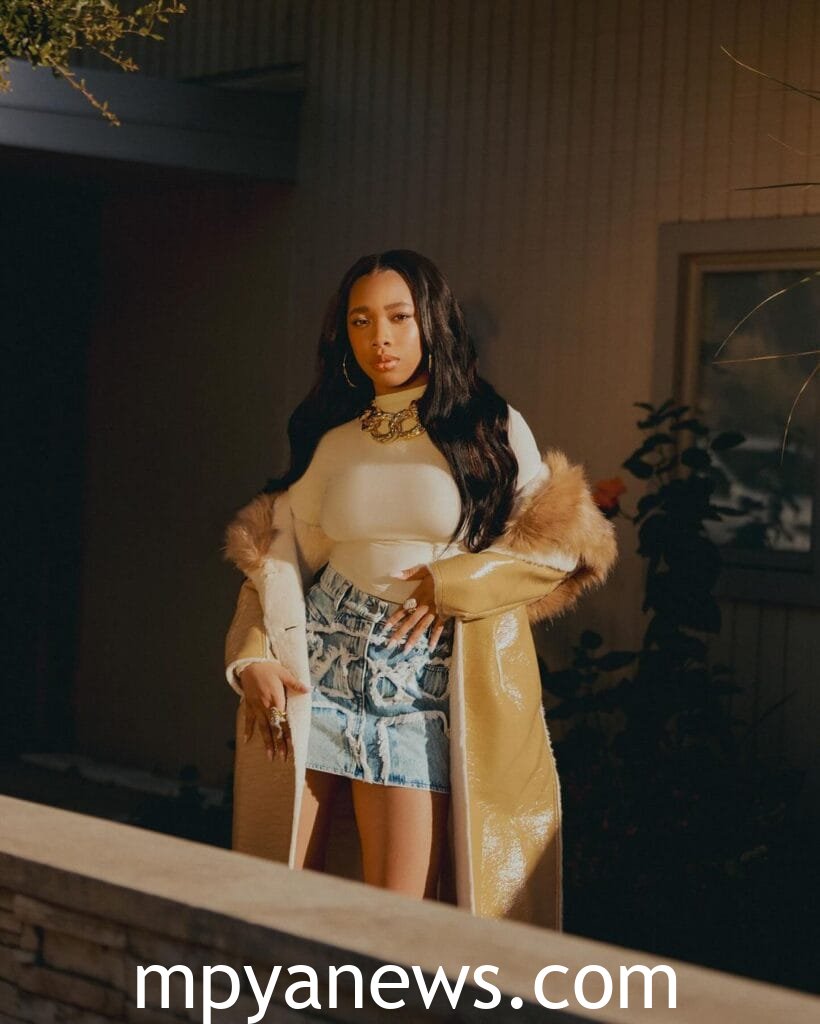 Kyla-Drew Fashion: pose